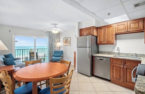Ormond Beach Apartment | Oceanfront 1BR Escape | Balcony + Pool | Sleeps 4