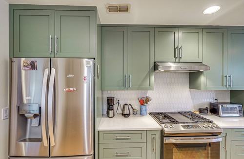 North Loop House | Old Austin Vibes! Spacious Yard & Porch Near UT