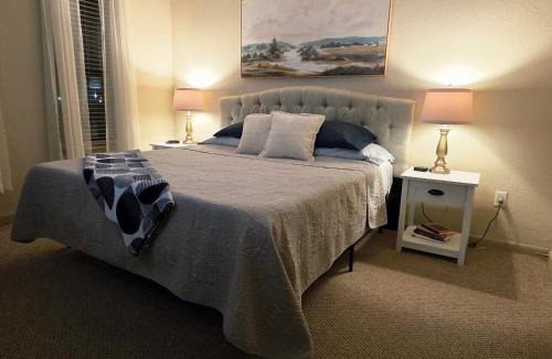 Fort Smith Apartment | Old Fort Loft King & Queen suites nearest accomodation to Marshals Museum power your EV for free!