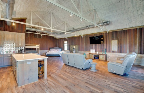 Kemp Apartment | On Spacious Ranch: Quiet Kaufman Studio Cabin!