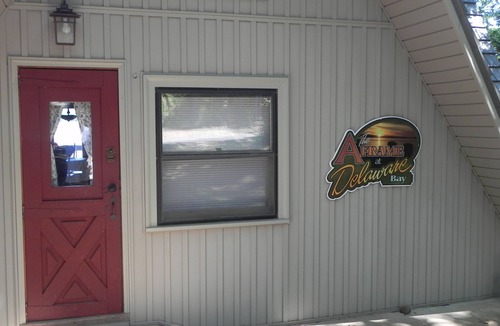 Russellville Cabin | On the Shore of Lake Dardanelle Pet Friendly Waterfront Cabin