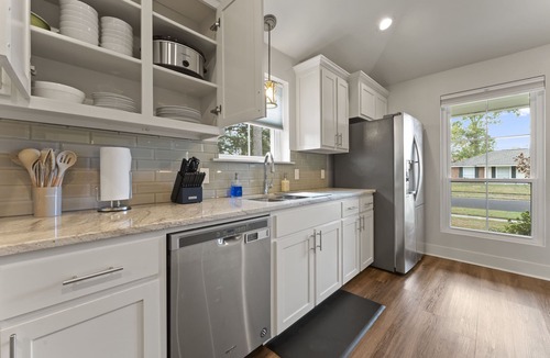 Highlands - Perkins House | One Story Home Away From Home 3BR/2Baths With Family Ready Full Kitchen