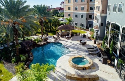 Webster Apartment | Only 10 Minutes from NASA | Free Breakfast