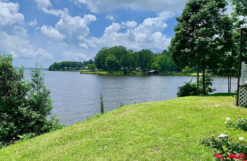 Huxley House | Open Waterfront Lakeview l Fish Camp l Huxley Bay Marina l Toledo Bend