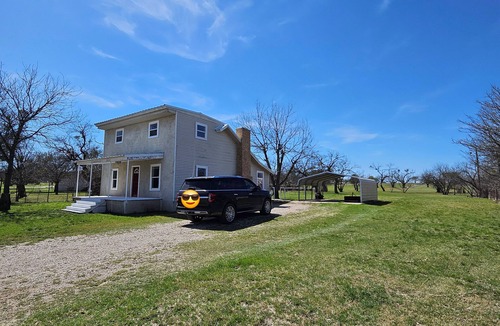 Albany House | Our house is your house. Serene 3 bed 1 bath on Albany's golf course.