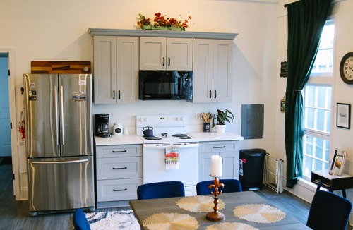 McDonough House | Palmetto Loft, minutes to French Quarter!