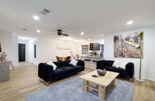 White Rock Hills House | Panoramic 4BR/3B Home with Pool, Grill, Sauna & Game Room