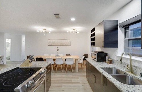 White Rock Hills Cottage | Panoramic 4BR 3B Home With Pool, Grill, Sauna & Game Room