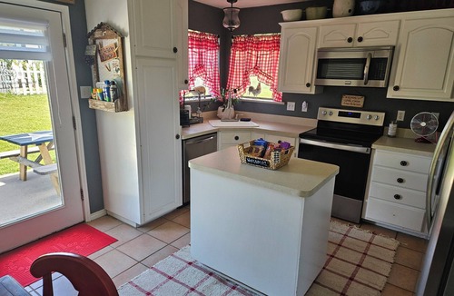 Decatur House | Paradise in the country w/Pool & hot tub! Unplug & Recharge. Pet friendly