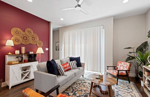 Fort Worth House | Passionate 2BD Townh: JOYfull & Magnolia walkable!