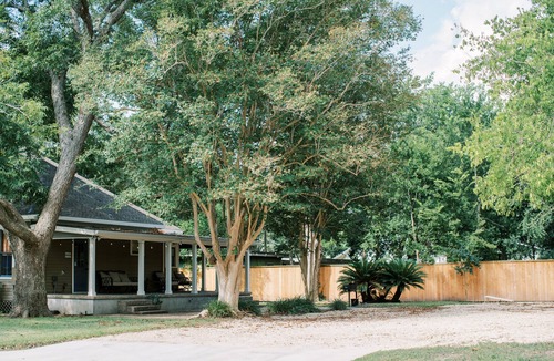 Victoria Apartment | Peaceful 2-bedroom Retreat in charming Victoria Heights - Close to Downtown