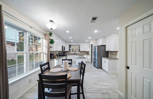 Huffman House | Peaceful 2BR Sanctuary - King Bed- Your Home Away From Home