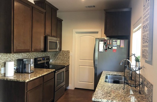 Hudson Bend House | Peaceful 3BR near Lake Travis- 2 Min Drive