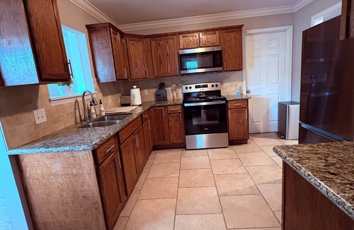 Merrydale House | Peaceful 4-bedroom house with AC in Baton Rouge . Bring your whole family