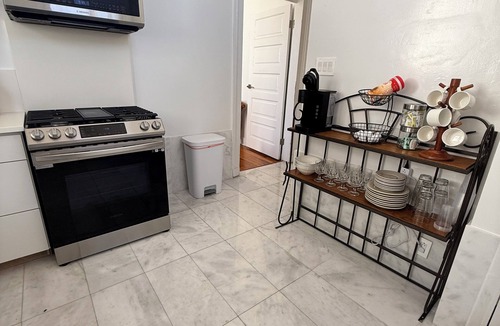 Chalmette House | Peaceful cottage tucked away minutes from the French Quarter in New Orleans.
