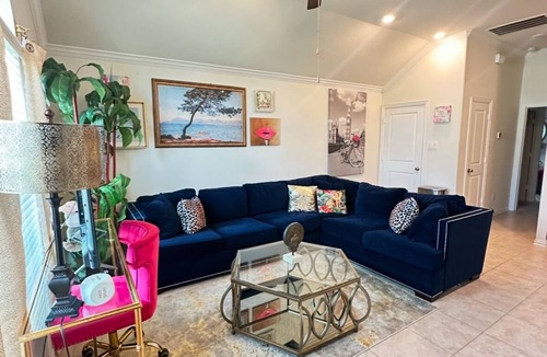 Iowa Colony Apartment | Peaceful getaway close to the city. Minutes to Everything. Amenities galore!