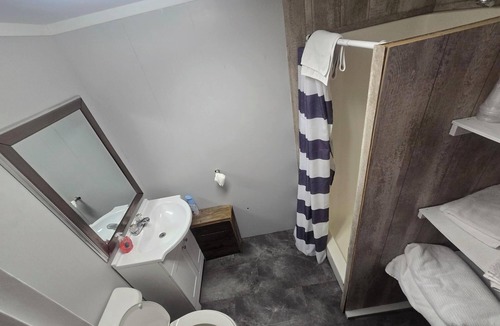 Golden Meadow Hotel | Peaceful hotel suites with AC in Golden Meadow