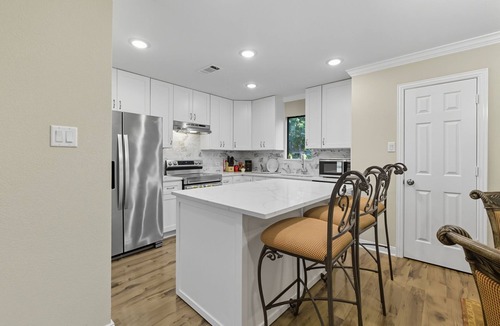 Hillister House | Peaceful Lake Escape, 2023 Construction, Walk to the Water, Front Porch Views