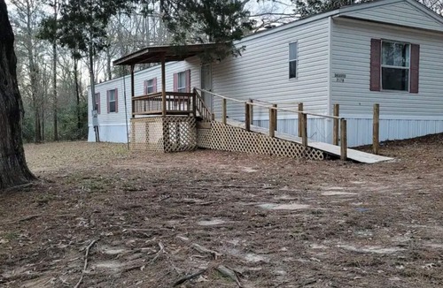 Bentley House | PEACEFUL PINES A Place to relax and get away from Life's Hustle and bustle