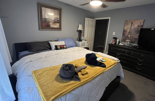 Clear Lake House | ***Peaceful Private Room A Get Away with WiFi and Free Parking***
