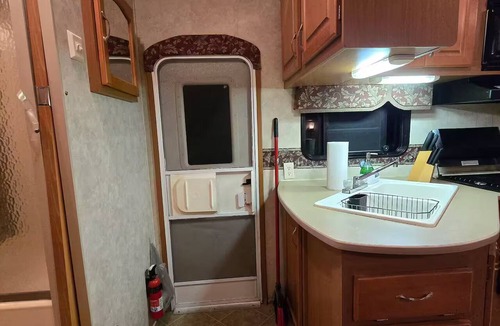 La Marque House | Peaceful rv near moody gardens and galveston