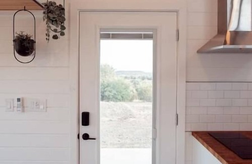 Thurber House | Peaceful Tiny Home on Hilltop with Gorgeous Sunsets & Scenic Views
