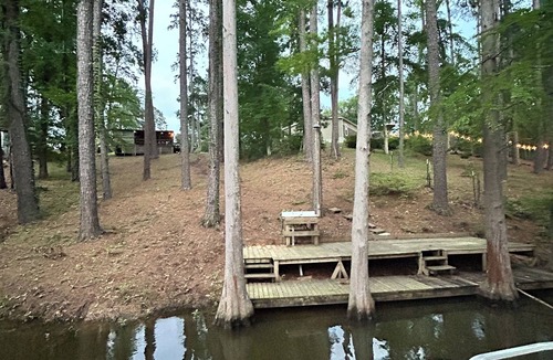 Florien House | Peaceful, waterfront cottage on Toledo Bend