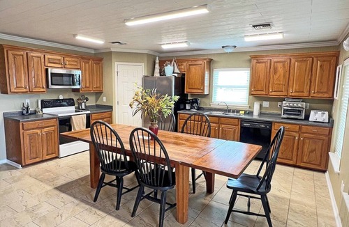 Leeville House | Pearly Whites - Fishing Pier - Island Realty