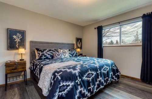 College Place House | Pendleton House - Complimentary Wine Tasting