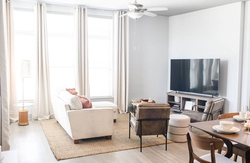 Fort Worth Apartment | Perfect 4 Work Trips ~ Cozy 1BR Escape! Pets OK!
