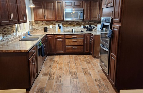 Orange House | Perfect for out of town workers. Fully furnished, all bills paid!