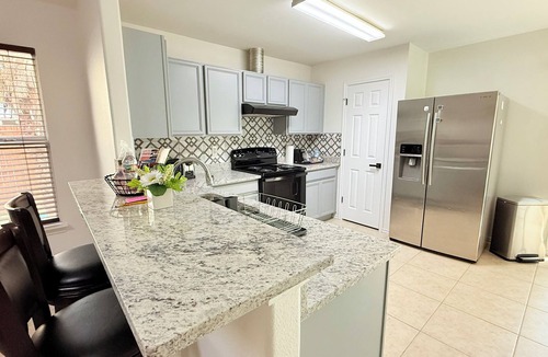 Heritage House | 🌟 Perfect Stay for BMT Graduation 5 Min to Lackland AFB & SeaWorld
