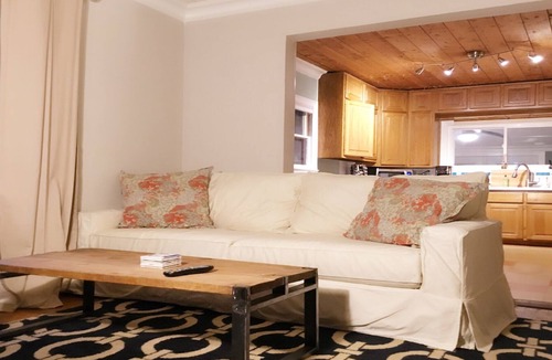 Greater South River City House | Pet And Family Friendly, Centrally Located With Lots Of Space