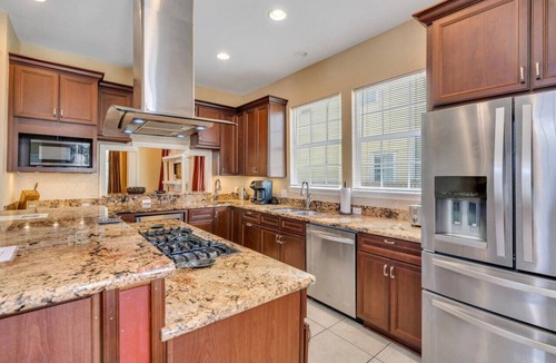 Milan House | Pet-Friendly | 2 Porches, 2 Blocks to Streetcar