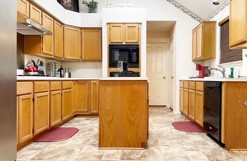 Allen House | Pet-Friendly 3-bedroom w/Hot Tub