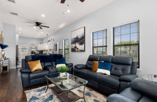 Nevada Street House | Pet-Friendly Alamodome Home /5 Minutes to RiverWalk; AT&T; Historic Pearl; Zoo