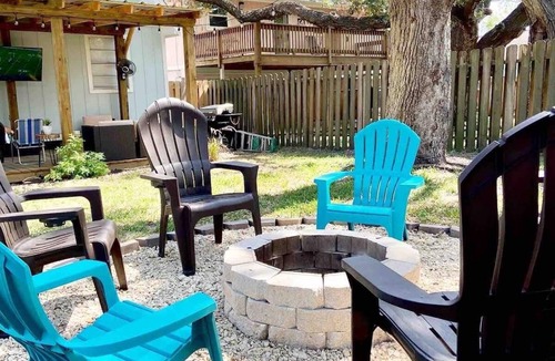 Rockport House | Pet Friendly, Charming Coastal Retreat near Beach and Downtown