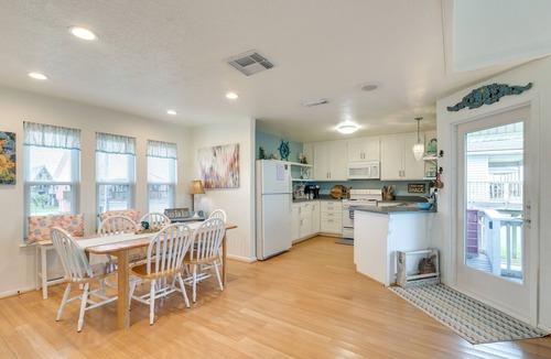 Terramar Beach House | Pet-Friendly Condo w/Seasonal Pool in Galveston!
