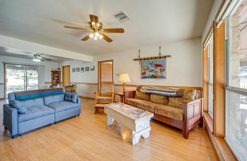 Harper House | Pet-Friendly Hill Country Retreat w/Deck!
