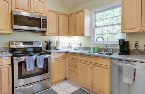 LaGrange House | Pet-Friendly LaGrange Vacation Rental w/Deck!