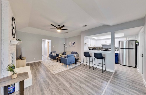 Los Indios House | Pet Friendly! Modern 2BR w/King Bed + Fast Wi-Fi!