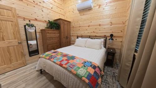 Calera House | Pet Friendly, New Cabin in Charming Calera