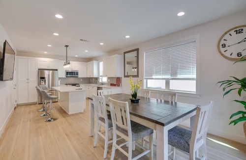 Paramount House | Pet-Friendly Paramount Home, 16 Mi to Los Angeles!