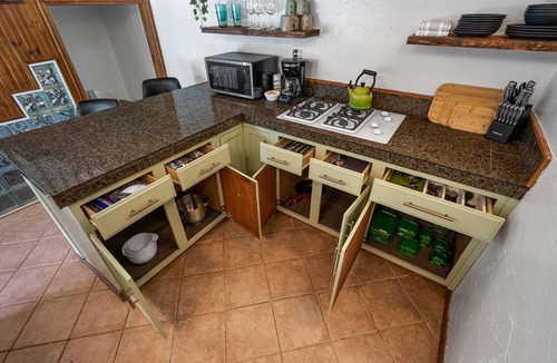 Dallas House | Pet Friendly, Private Backyard with Pool and Hot Tub close to all attractions