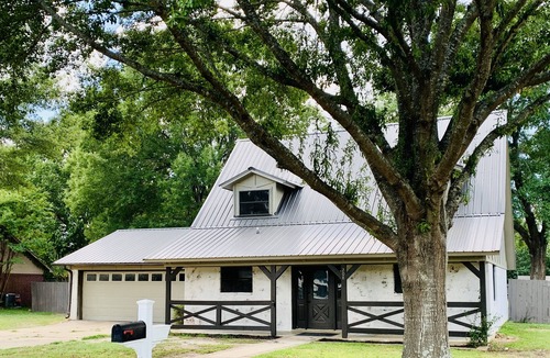 New Boston House | Pet friendly, remodeled home with large, fenced in yard. Close to Texarkana