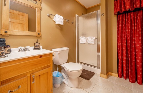 Bonnerdale Cabin | Pet Friendly - Wooded Cabin - Hot Tub - Fireplace