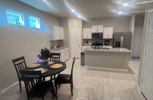 Fort Worth House | Phenomenal 3-bedroom house with AC in Fort Worth
