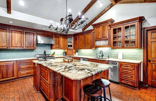 Tyler House | Piece of Paradise: Pool, Hot-Tub, Pickleball, 2-Acre, Pond, Privacy