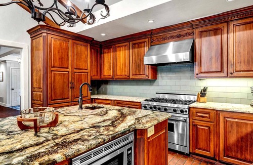 Tyler House | Piece of Paradise: Pool, Hot-Tub, Pickleball, 2-Acre, Pond, Privacy