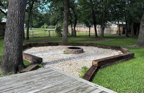 Spring House | Pinewoods Hideaway – Quiet Comfort Near It All